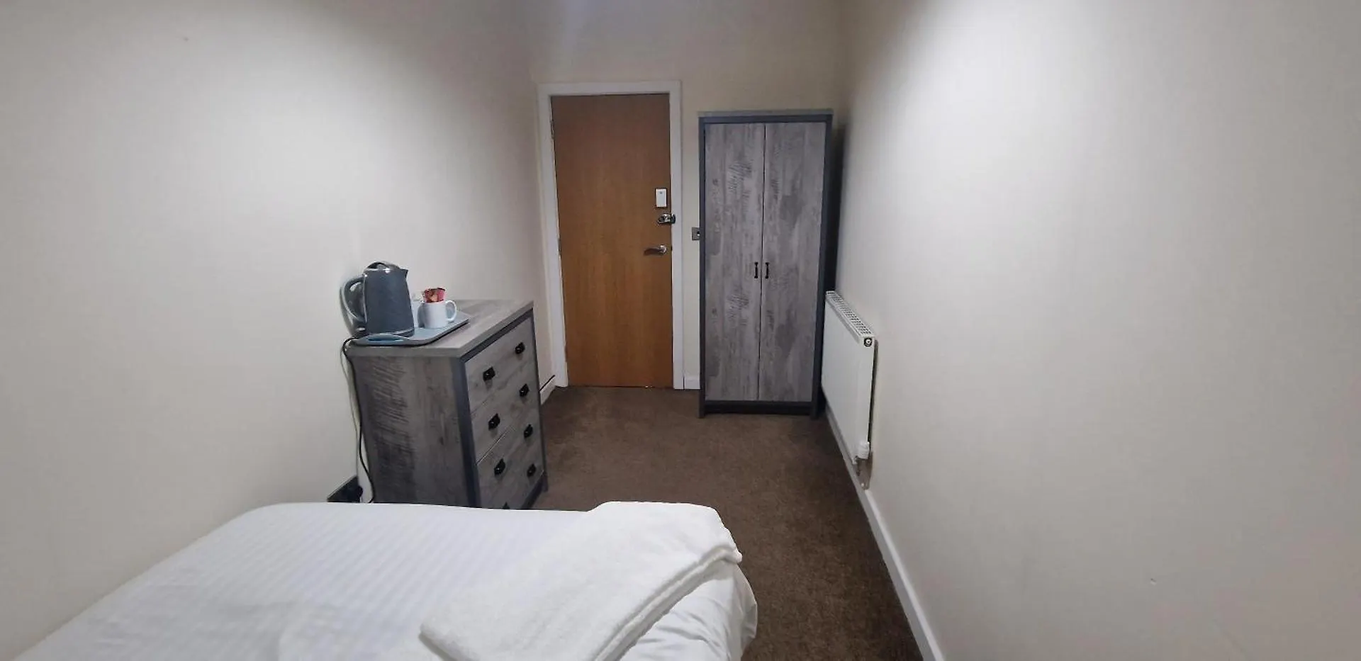 Apartment In Central Halifax 0*,