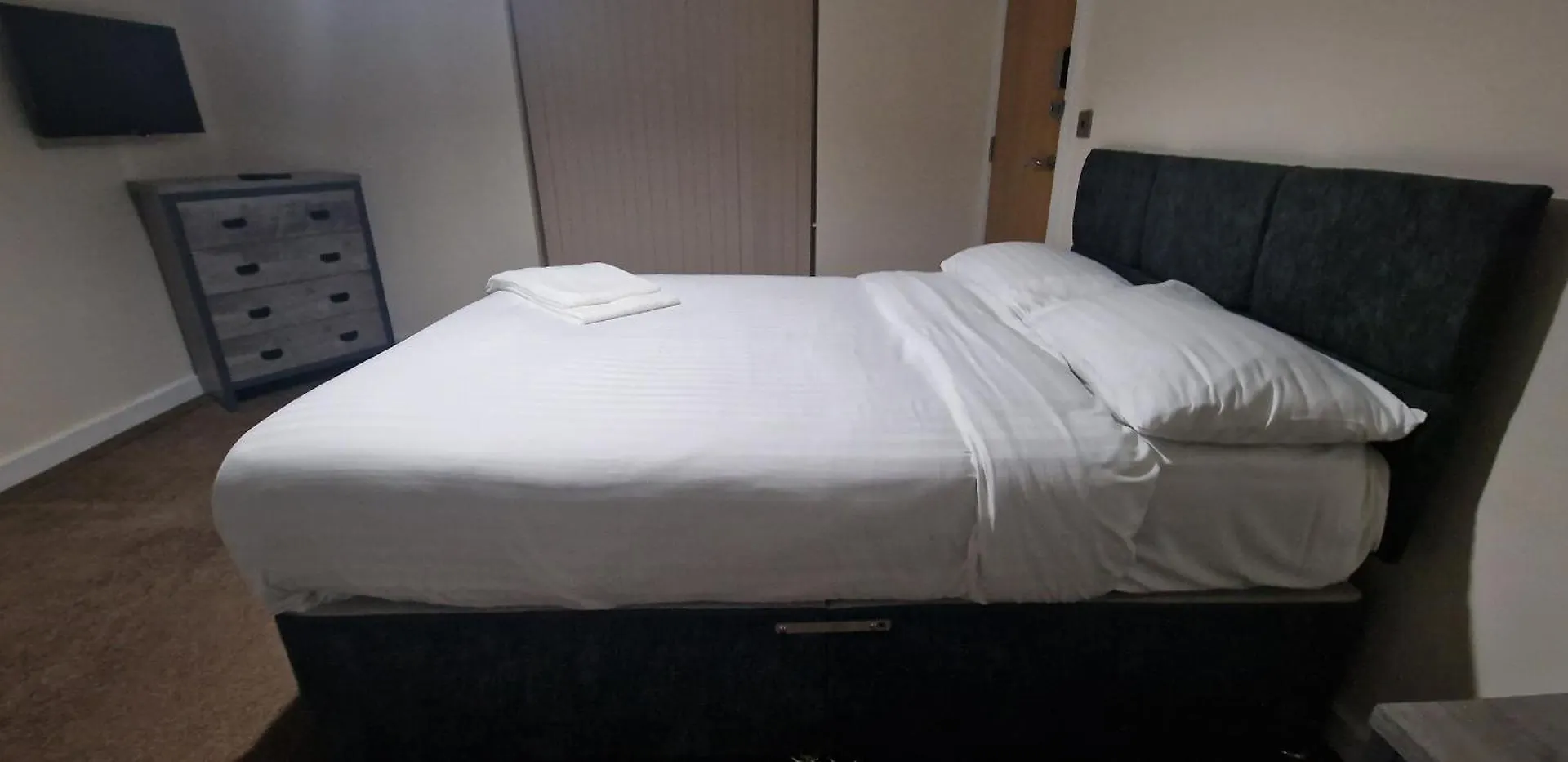 Guest house Apartment In Central Halifax