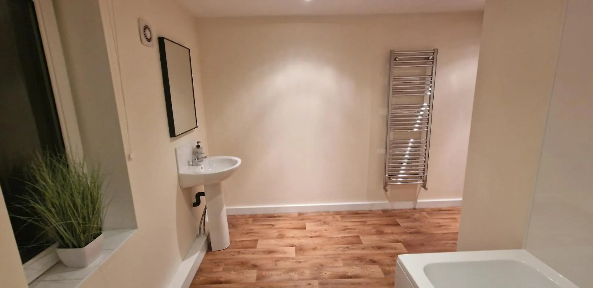 Guest house Apartment In Central Halifax